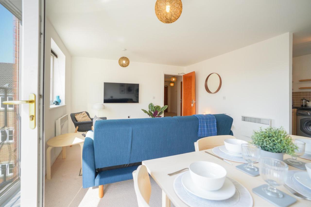 Stylish Apartment With Private Parking Cardiff Luaran gambar