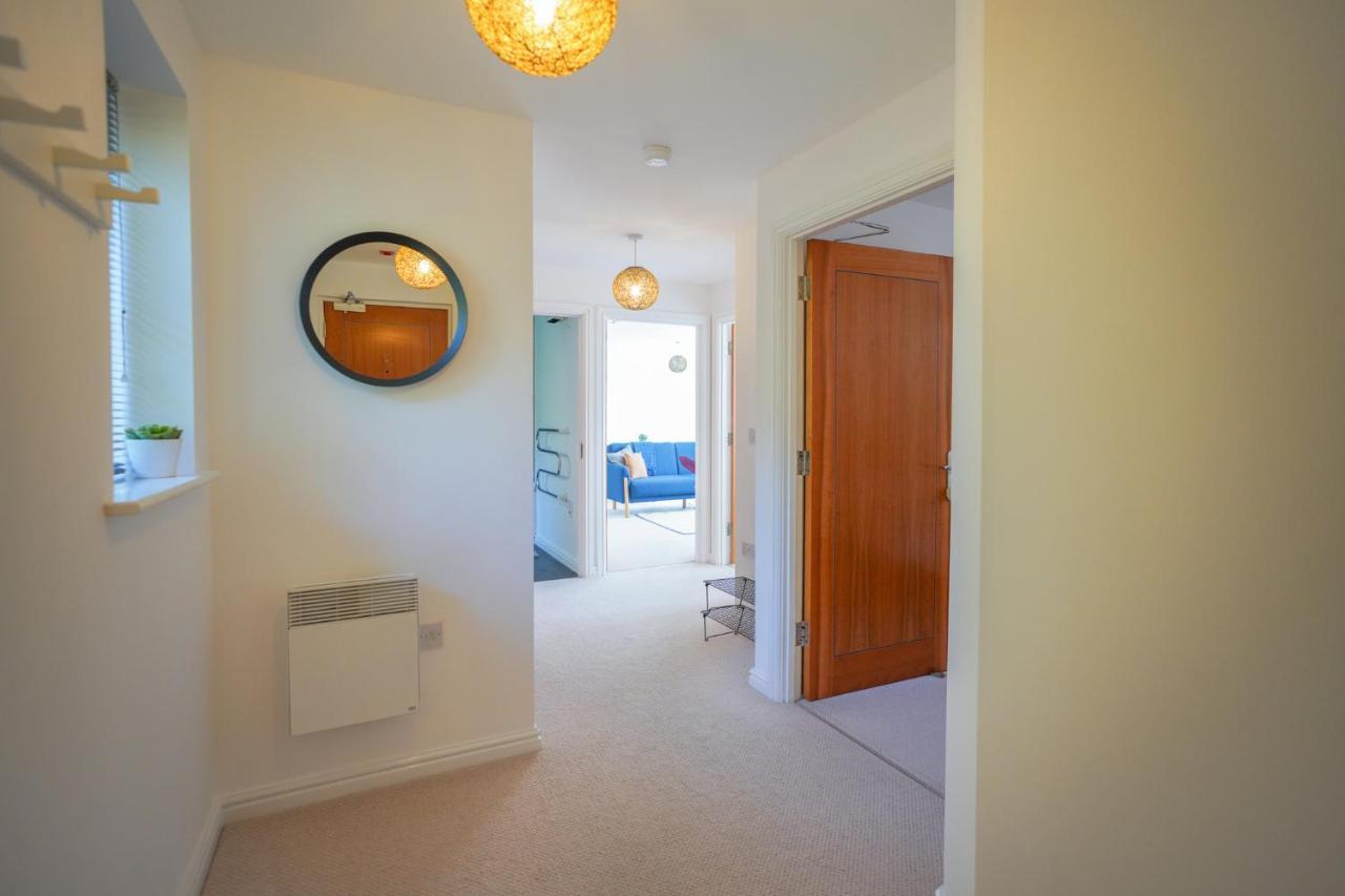Stylish Apartment With Private Parking Cardiff Luaran gambar