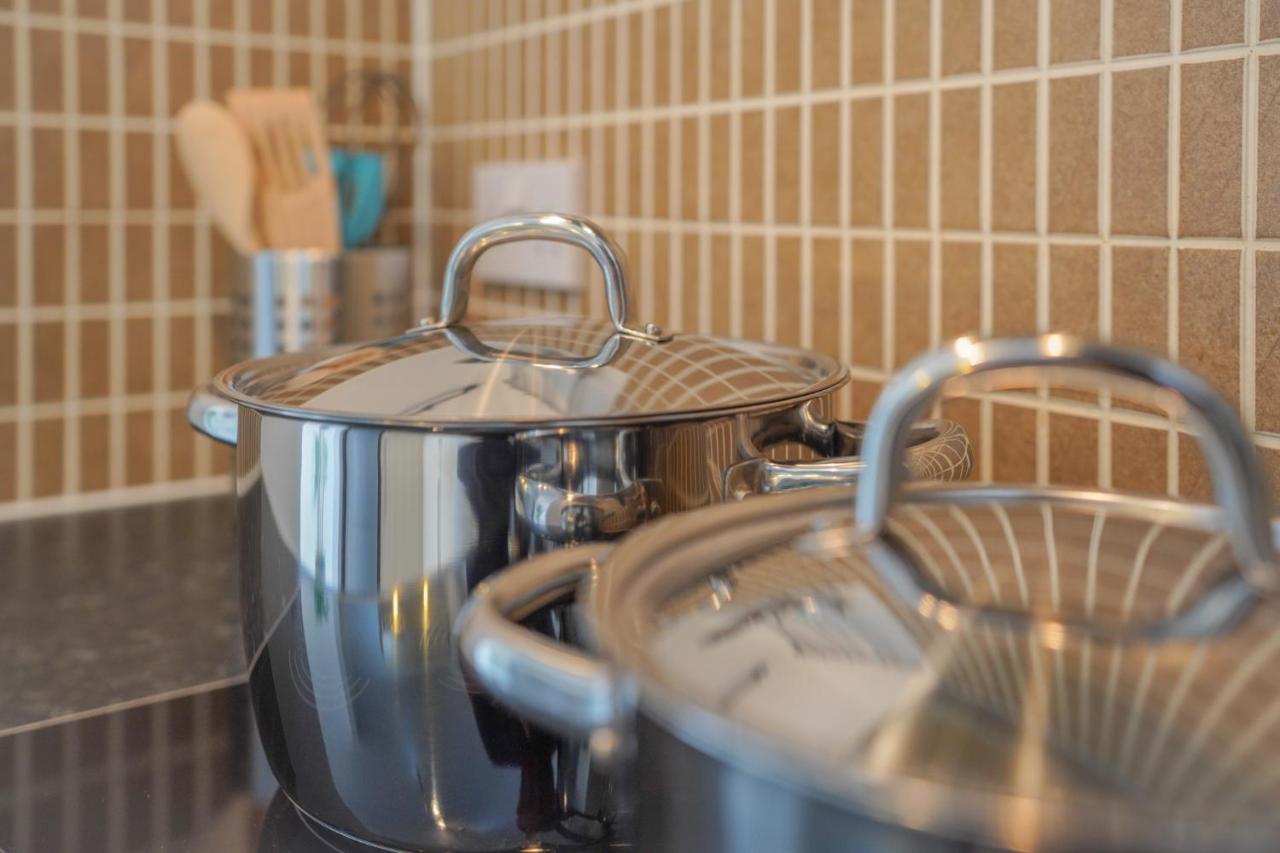 Stylish Apartment With Private Parking Cardiff Luaran gambar