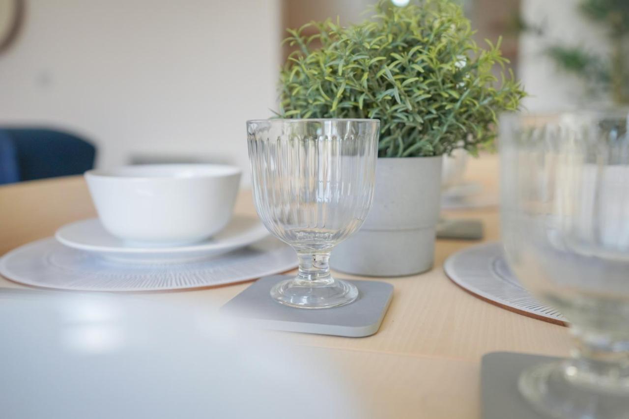 Stylish Apartment With Private Parking Cardiff Luaran gambar