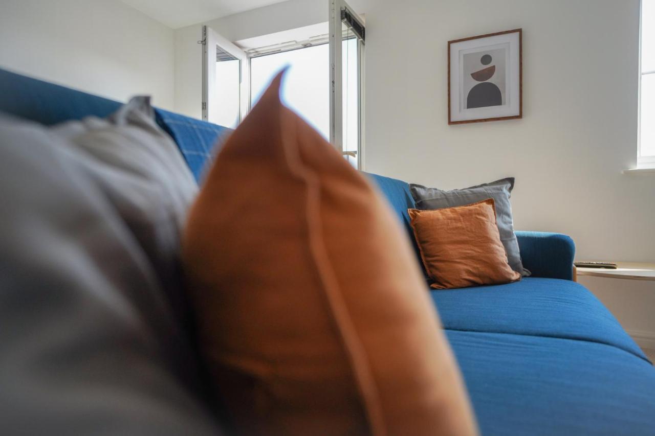 Stylish Apartment With Private Parking Cardiff Luaran gambar
